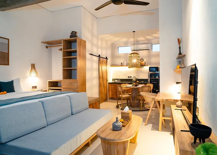 ゲストハウス Alaya Homes C - Elegant Japandi Loft In スミニャック